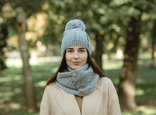 Load image into Gallery viewer, Ladies Button Pom-Pom Hat