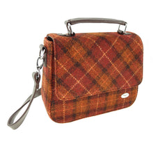Load image into Gallery viewer, Harris Tweed Scottish Square Bag