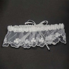 Load image into Gallery viewer, Shamrock Garter Set In White
