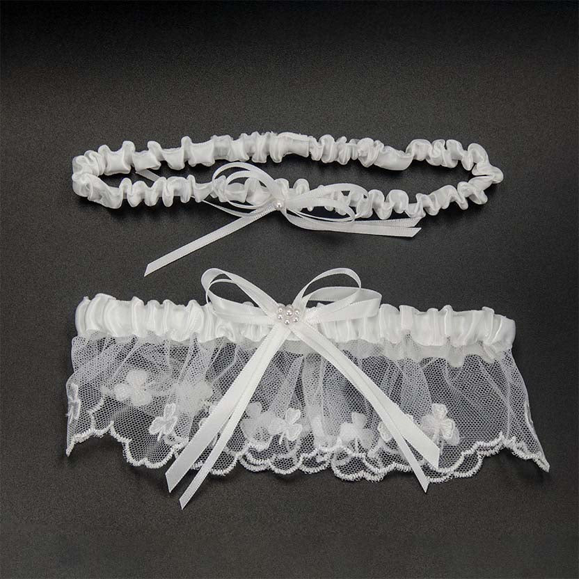 Shamrock Garter Set In White Shamrock Garter Set In White