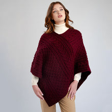 Load image into Gallery viewer, Saol cable knit poncho