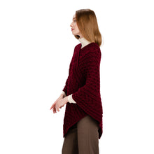 Load image into Gallery viewer, Saol cable knit poncho