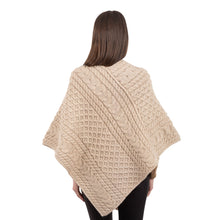 Load image into Gallery viewer, Saol cable knit poncho