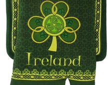 Load image into Gallery viewer, Irish Shamrock Spiral Oven Mit &amp; Pot Holder