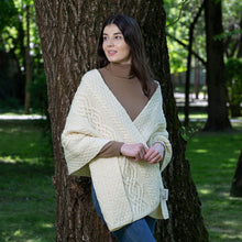 Load image into Gallery viewer, Classic Cable Wool Wrap