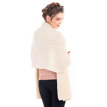 Load image into Gallery viewer, Classic Cable Wool Wrap