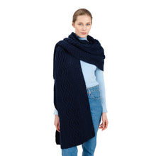 Load image into Gallery viewer, Classic Cable Wool Wrap