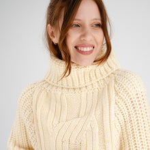 Load image into Gallery viewer, Cable Cowlneck Poncho
