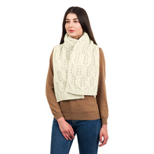 Load image into Gallery viewer, Aran Leaf Scarf