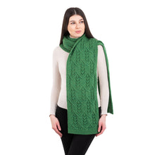 Load image into Gallery viewer, Aran Leaf Scarf