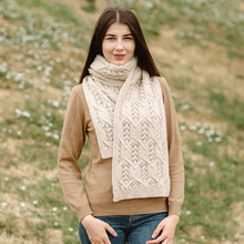 Load image into Gallery viewer, Aran Leaf Scarf