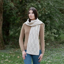 Load image into Gallery viewer, Aran Leaf Scarf