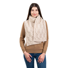 Load image into Gallery viewer, Aran Leaf Scarf