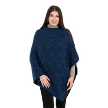 Load image into Gallery viewer, Merino Wool Ladie's Poncho with buttons