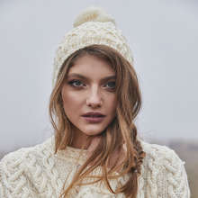 Load image into Gallery viewer, Ladies Cable Knit Hat