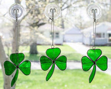 Load image into Gallery viewer, Wee Glass Shamrock-set 3